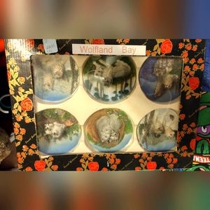 Wolfland Bay 6 Piece Shelf Wolves